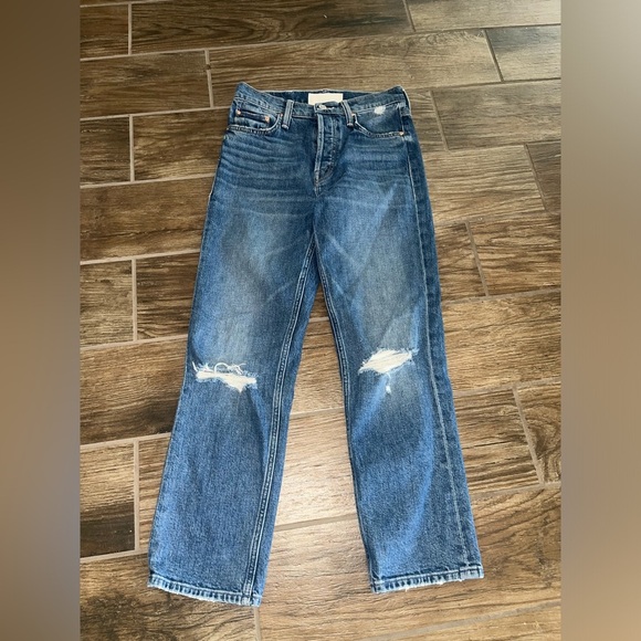 MOTHER Denim - Mother Superior denim jeans- The Tomcat in playing with scissors